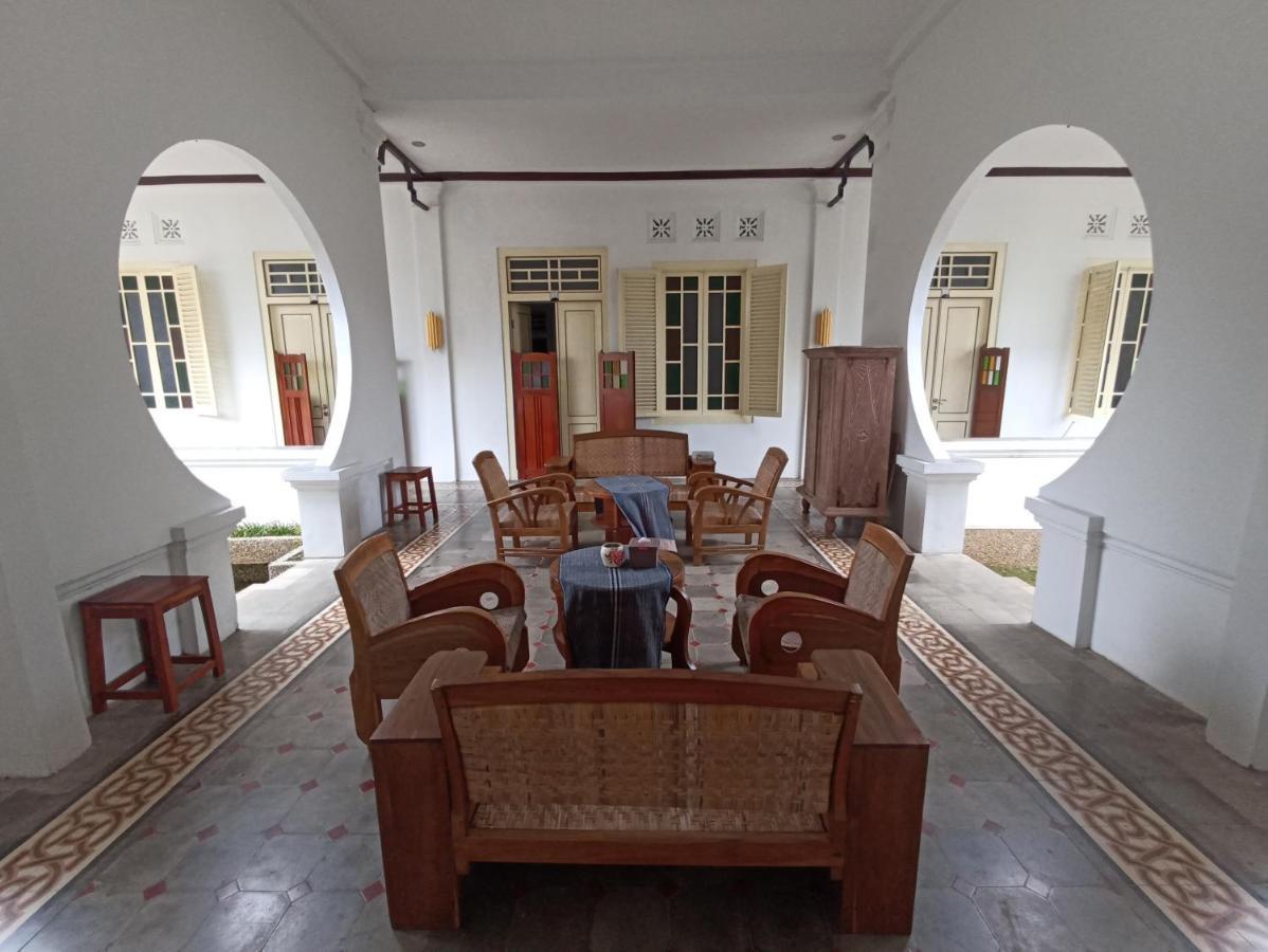Mruyung Guest House Kota Lama Banyumas Mitra Reddoorz Exteriér fotografie